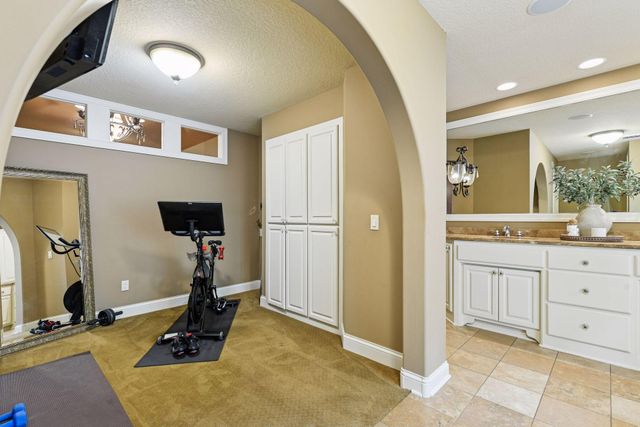 10005 Trails End Road, Chanhassen, MN 55317