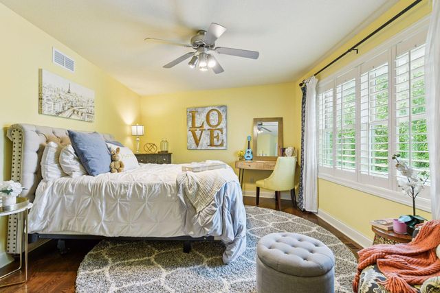 10005 Trails End Road, Chanhassen, MN 55317