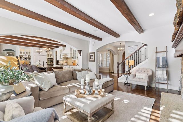 10005 Trails End Road, Chanhassen, MN 55317