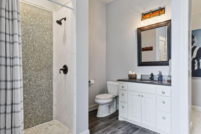 10005 Trails End Road, Chanhassen, MN 55317