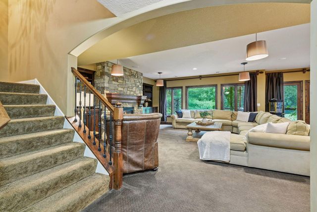 10005 Trails End Road, Chanhassen, MN 55317