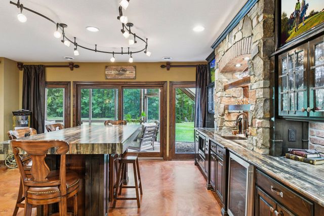 10005 Trails End Road, Chanhassen, MN 55317