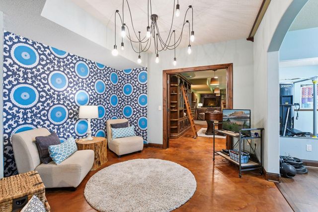 10005 Trails End Road, Chanhassen, MN 55317