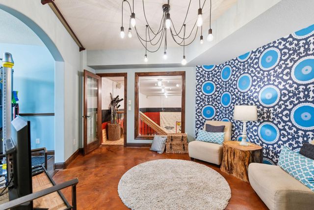 10005 Trails End Road, Chanhassen, MN 55317