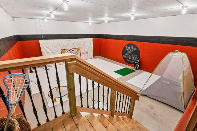 10005 Trails End Road, Chanhassen, MN 55317