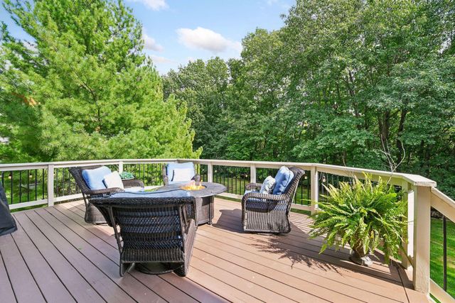 10005 Trails End Road, Chanhassen, MN 55317