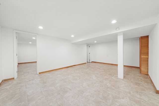3545 W 62nd Place, Chicago, IL 60629