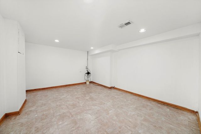 3545 W 62nd Place, Chicago, IL 60629