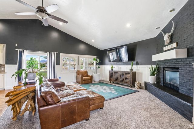 2433 W SADDLE HORN CIR, Bluffdale, UT 84065