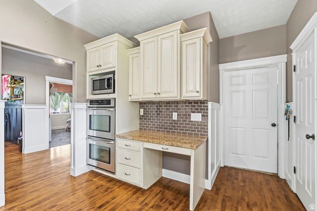 2433 W SADDLE HORN CIR, Bluffdale, UT 84065