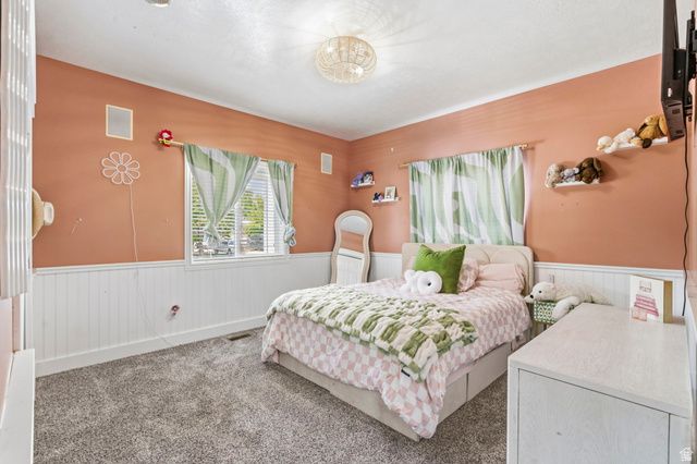 2433 W SADDLE HORN CIR, Bluffdale, UT 84065