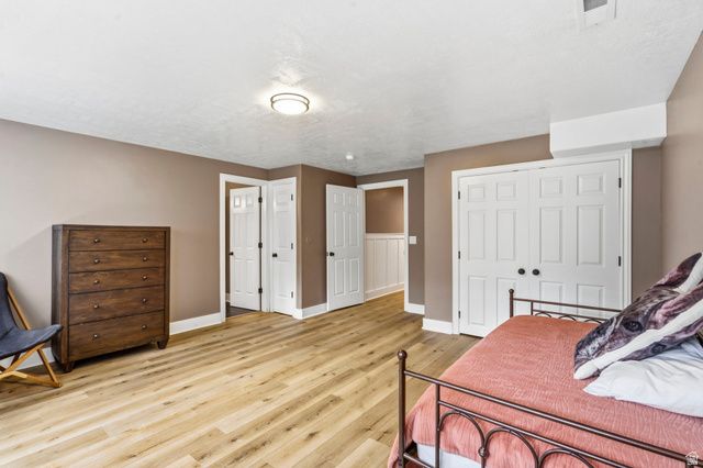 2433 W SADDLE HORN CIR, Bluffdale, UT 84065