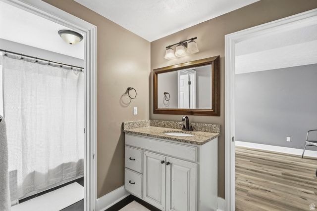 2433 W SADDLE HORN CIR, Bluffdale, UT 84065