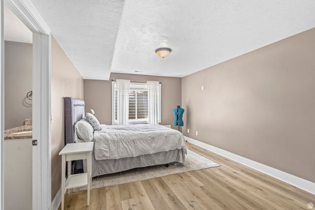 2433 W SADDLE HORN CIR, Bluffdale, UT 84065