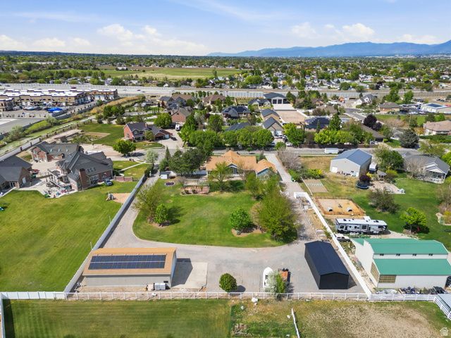 2433 W SADDLE HORN CIR, Bluffdale, UT 84065