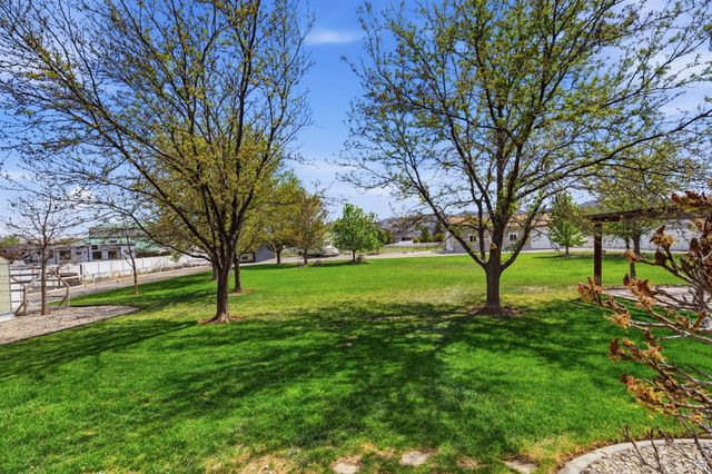 2433 W SADDLE HORN CIR, Bluffdale, UT 84065