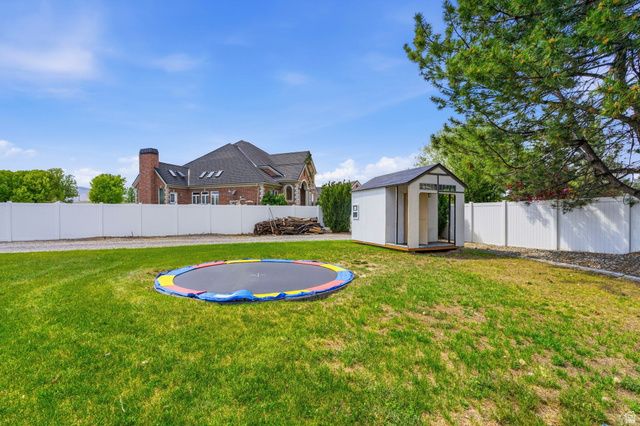 2433 W SADDLE HORN CIR, Bluffdale, UT 84065