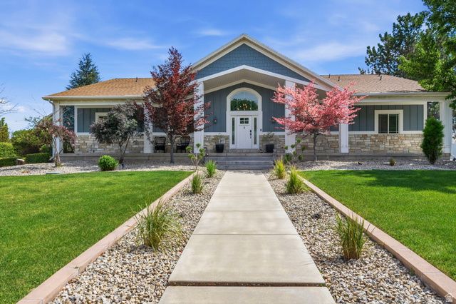 2433 W SADDLE HORN CIR, Bluffdale, UT 84065