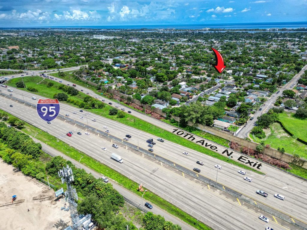 726 N A St, Lake Worth Beach, FL 33460