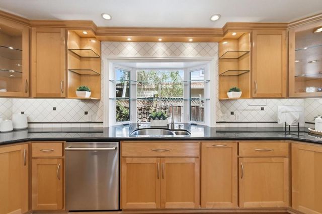 105 Calle El Padre, Los Gatos, CA 95032