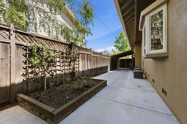 105 Calle El Padre, Los Gatos, CA 95032