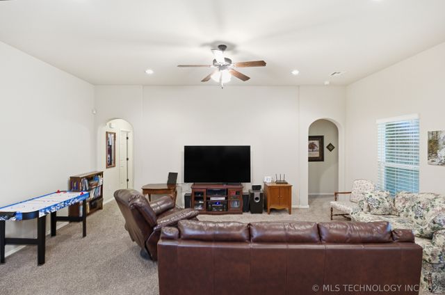 10586 N 121st East Avenue, Owasso, OK 74055