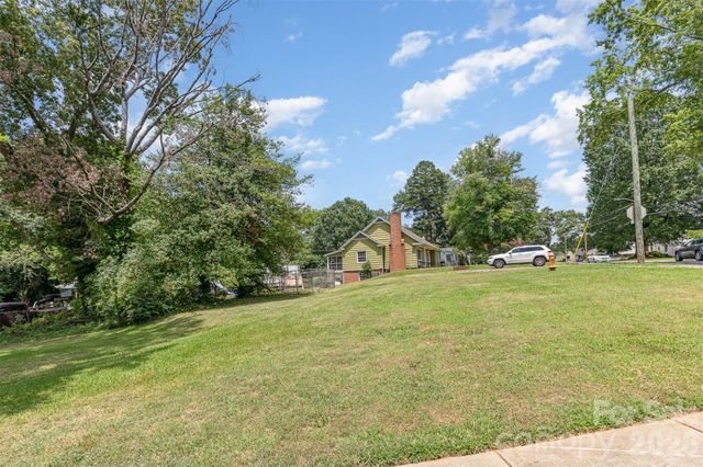 1318 Enderly Road, Charlotte, NC 28208