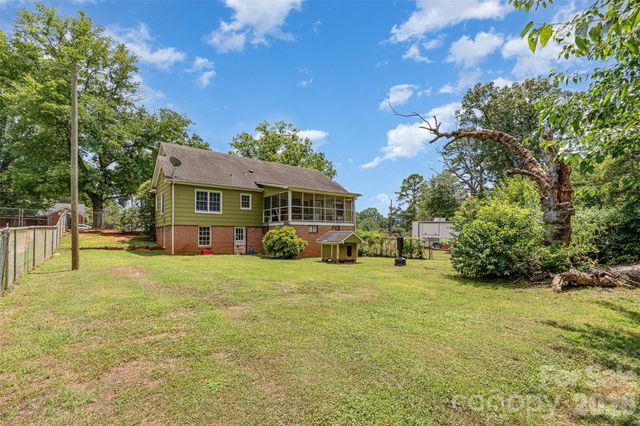 1318 Enderly Road, Charlotte, NC 28208