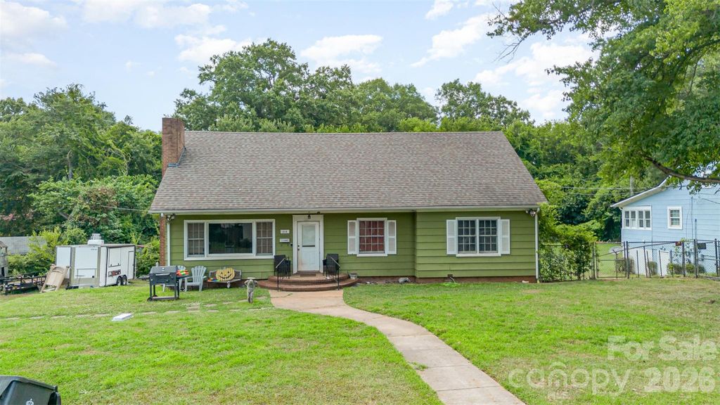 1318 Enderly Road, Charlotte, NC 28208