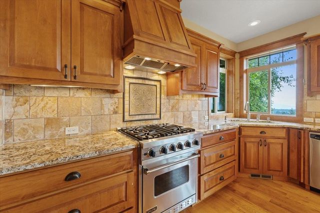 10321 N Navaho Dr, Spokane, WA 99208