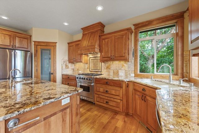 10321 N Navaho Dr, Spokane, WA 99208