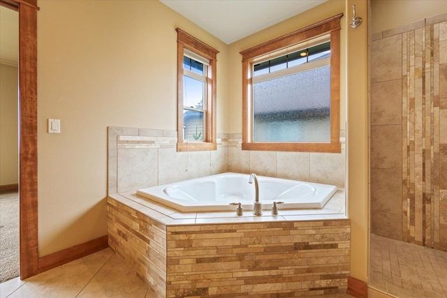 10321 N Navaho Dr, Spokane, WA 99208