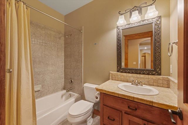 10321 N Navaho Dr, Spokane, WA 99208