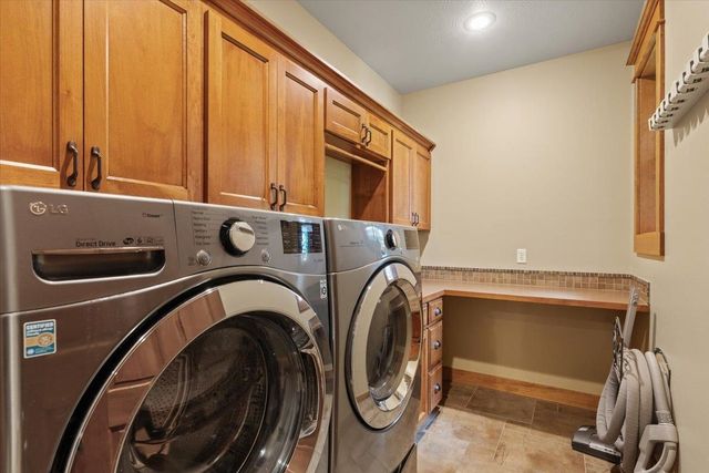 10321 N Navaho Dr, Spokane, WA 99208