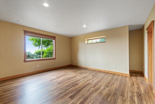 10321 N Navaho Dr, Spokane, WA 99208