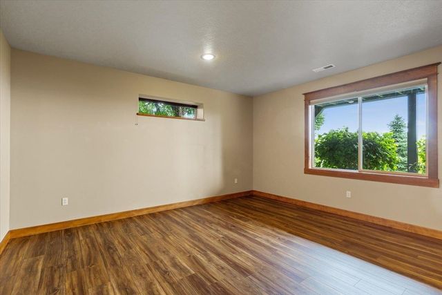 10321 N Navaho Dr, Spokane, WA 99208