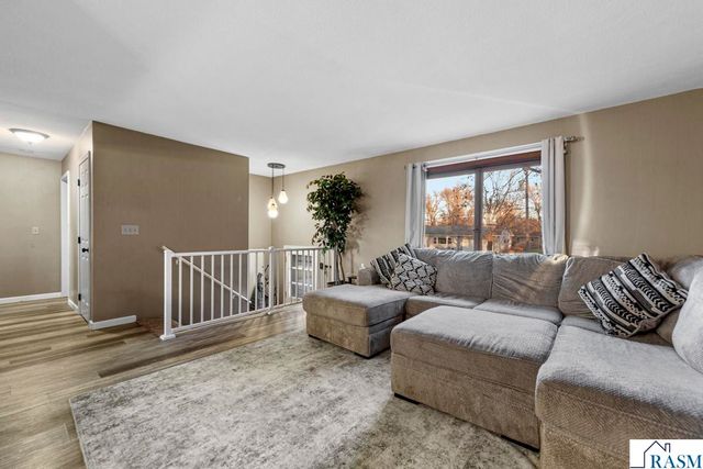 2059 Roe Crest Drive, North Mankato, MN 56003