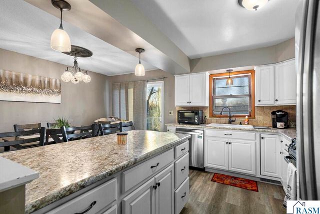 2059 Roe Crest Drive, North Mankato, MN 56003