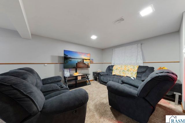 2059 Roe Crest Drive, North Mankato, MN 56003