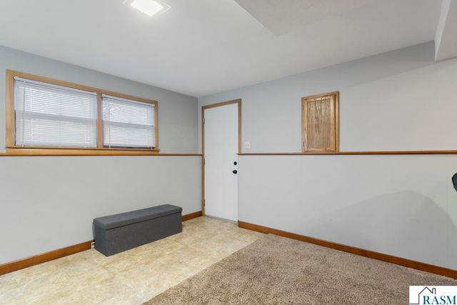 2059 Roe Crest Drive, North Mankato, MN 56003