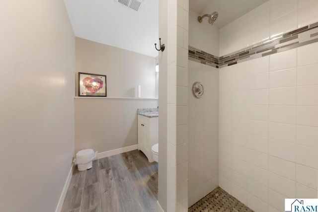 2059 Roe Crest Drive, North Mankato, MN 56003