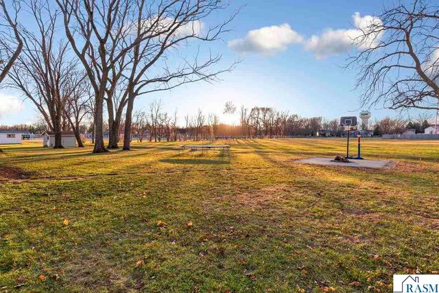 2059 Roe Crest Drive, North Mankato, MN 56003