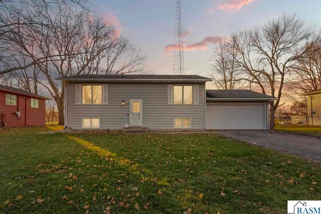 2059 Roe Crest Drive, North Mankato, MN 56003