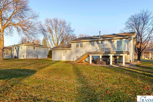 2059 Roe Crest Drive, North Mankato, MN 56003