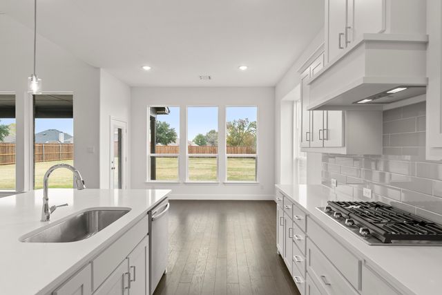 403 Heritage Hill Drive, Forney, TX 75126