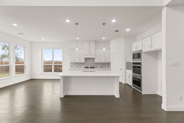 403 Heritage Hill Drive, Forney, TX 75126