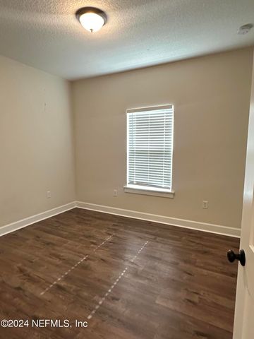 27492 W 3RD Avenue, Hilliard, FL 32046