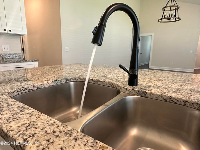 27492 W 3RD Avenue, Hilliard, FL 32046