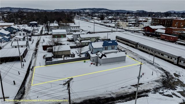 318 Bank Street, Dennison, OH 44621