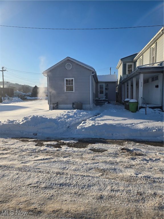 318 Bank Street, Dennison, OH 44621